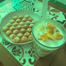 오늘은와플데이 | 연남동 홍콩 감성 카페 홍콩데이 에그와플 망고사고 먹어본 후기