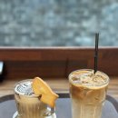 커피고래 | 회기역 카페 - 커피가 맛있는 8번가 고래커피