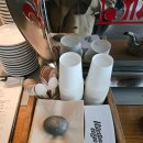 압구정-236 | 가로수길 마일스톤 커피, 맛과 분위기 모두 갖춘 압구정역 커피맛집 아몬드라떼 추천, 마일스톤 방문후기