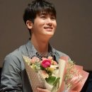 Flowers for the man of this month 💐 HAPPY NOVEMBER! 💙🎉 이미지