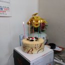 생일 축하 케이크 전달🎂 이미지