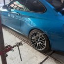 세븐스포츠라인 | BMW M2 뒤 휀더 판금 도색 – 블루 컬러 완벽 복원! 파주 일산 1급 공업사 세븐그램스