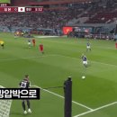 일본 전방압박에 대처하는 스페인 골키퍼 발재간.gif 이미지