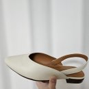 새목동약국 | 쿠에른 마드리드 07 슬링백 아이보리 내돈내산 후기