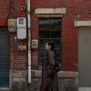 봄안경 여서점 | 룩 : 4월 트렌치코트 코디 ft. 테누브 툴레 숄더백, EAVES 코트, 에이골디 청바지, 더로우 벨트, 샤넬 안경