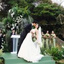 ‘케이팝 데몬 헌터스’의 주역 이재♥샘 킴, 동화 같은 결혼식 사진 공개…외조부 신영균 옛집서 입맞춤 이미지