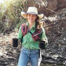 Australian girl who was face of iconic Akubra hat commits suicide aged 14 after being bullied online by Jonathan Pearlman,The Telegraph 이미지