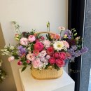 안마산로 | 춘천 하이꽃집 칠순 축하 꽃바구니, 상차림 톤에 딱 맞춘 분홍·연보라 제작 후기