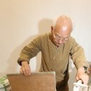 한지장 홍춘수 이미지