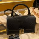 롯데백화점 부평점 BB하우스 | 프로포즈 명품가방 루이비통 마들렌 BB 장단점 착샷 나노 MM 비교