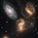 천문학자들은 제임스 웹(James Webb) 우주 망원경의 첫 번째 이미지를 간절히 기다리고 있다. 이미지