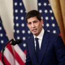 Fed begins Warsh era by keeping rates on hold 연준, 올해 하반기 금리인상 전망 이미지