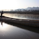 함께 걷는 사람들 이미지