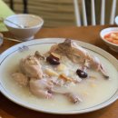 산수유사이길사이로식당앞 이미지