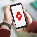 스마트한 유튜브 크리에이터 이미지