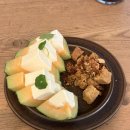 와따커피 | 연남카페 추천, 얼스어스 와따멜론과 바나나 크림치즈케이크 솔직후기