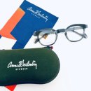 스퀘어 안경 이미지