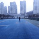 아산역 2번출구 앞 공원 이미지