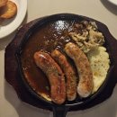 용산-167 | [이태원/수제소세지] 독일 수제 소세지 28종 + 1층 편집샵을 함께하는 특별한 데이트 식당