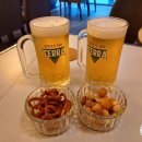 재송역 앞 | 재송동 술집 몰틀리 재송역 근처 치킨과 떡볶이 맥주 한잔 1500원