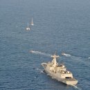 청해부대 28진 최영함, 아덴만 해역서 민간요트 2척 구조 이미지