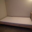 IKEA 1인용 침대, 탁자, 거실등 이미지