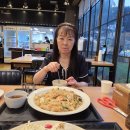 2029년7월30일(목) 춘천 홍익돈까스점에서 아내와 함께 맛저 이미지