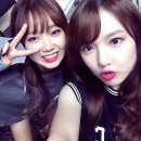 [아이오아이] IOI 유정 X 여자친구 예린, 어제 "더 쇼" 포옹샷 이미지