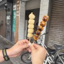 먹거리끝판왕 | 오스상점가 필수 먹거리! 단짠 끝판왕 '신스즈메혼텐' 당고 솔직 후기 🍡