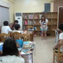 Students make speeches at dormitory study room after reading some books and making summarizes. 이미지