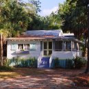 바닷가 작은 집 이미지