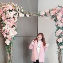 [근황] ‘맛있는 녀석들’ 김민경, 하객 패션 눈길…‘화사한 꽃 핑크’ 이미지
