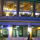 해송과 바다 이미지