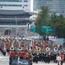 [속보] 대통령실 “내일 국군의날 행사 10년 만에 대규모로…군 위용 확인” 이미지