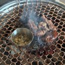 수유3동주민센터 강의실 | 숯불 향이 마음까지 데워주는 밤, 수유동 고기집에서 양념의 온도를 배웠다