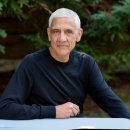 2025.10.29 코슬라 &#34;AI 일자리 대체 현실화···기본소득 논의 필요&#34; 디스토피아와 유토피아의 모습 이미지