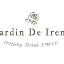 손끝에서 피어나는 페이퍼 플라워 이미지