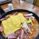 6958 | 뚝섬역 점심 맛집 성수부대찌개 솔직후기 녹진하고 얼큰한 국물에 밥 두 공기 각