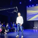 바른자세모델워킹 이미지