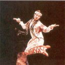 봄의 제전 이미지