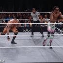 WWE 팬들이 피니쉬 바꿔야 하는거 아니냐고 걱정하고 있는 선수.gif 이미지