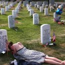 ▶Thank you to the brave soldier heros : 인류를 위해 전장에서 산화하신 영웅들께 묵념. 이미지