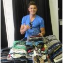 [영어잡지/영어리딩공부] Zac Efron Donates Over 300 Items To Needy Kids 이미지