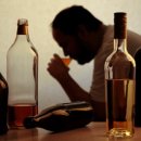 기분이 침체일 때의 음주는 왜 위험？ 마음의 병과 알코올의 Risk 이미지