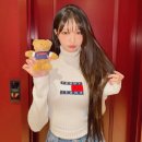 HCV패션 | 장원영 타미진스 터틀넥 니트 데님 스커트 무신사에서!