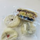 사랑팜 | 카페 베이크팜 솔직후기 (사랑에빠진딸기, 바닐라맘모뚱, 블루베리모찌빵, 쑥카다미아)