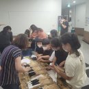 건반위의 채색 by 몬드리안 이미지