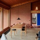 blue yellow house 이미지