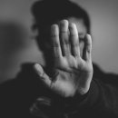 가정폭력·음주·경범죄: 경미한 범죄도 영주권에 영향을 미칠까? 이미지