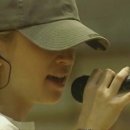 일본 최고의 가수인 그녀가 왼쪽 청력을 잃은 이유 이미지